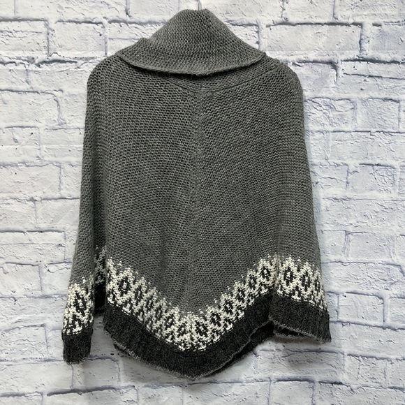 Stambecco Wool Poncho - Picture 4 of 5